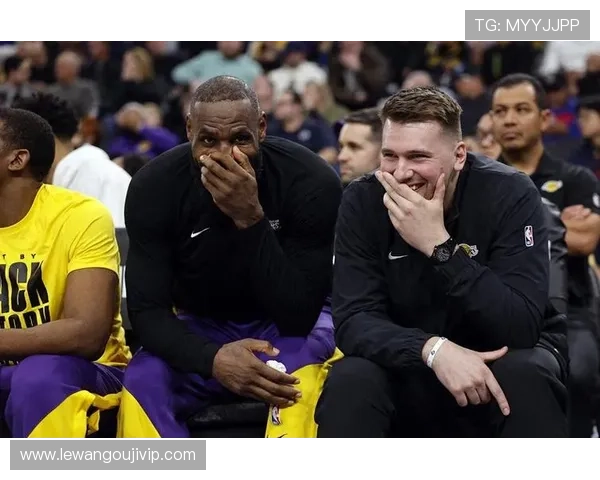 湖人队重塑辉煌之路：年轻球员崛起与超级球星并肩作战