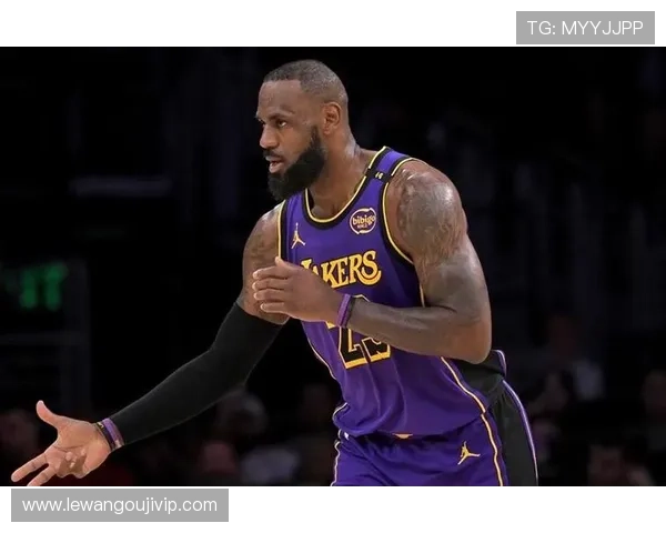 浓眉哥复出带领湖人逆袭篮网 詹姆斯三双助力豪取胜利