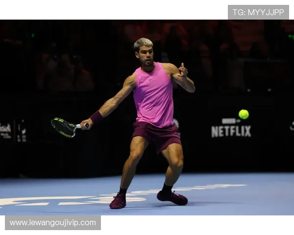 网球界最新动态：顶尖选手激战四大满贯赛事精彩回顾